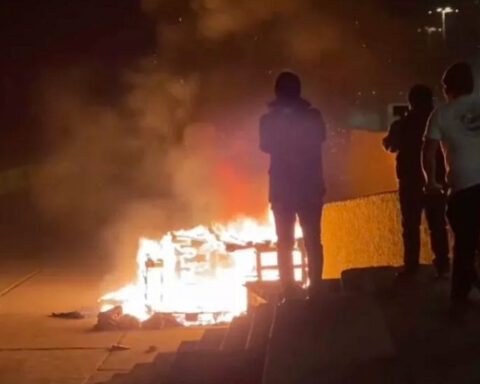 They burn belongings of Venezuelan migrants in Chile