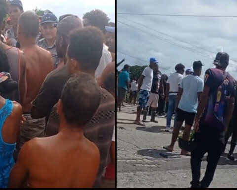 They clash with the police to allow them to leave Cuba by raft