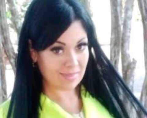 They find the lifeless body of Cándida Cristal, a journalist from Mazatlán, Sinaloa