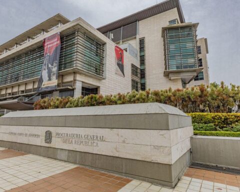 Mantienen en prisión preventiva a tres que hirieron a un hombre durante atraco en Salcedo