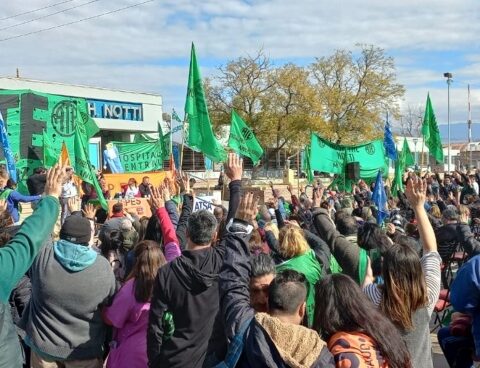They released the head of ATE Mendoza after a night in detention for cutting streets