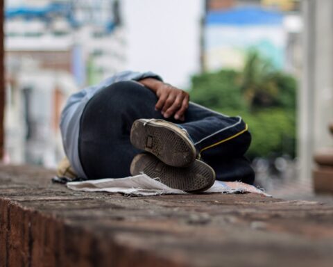 They request help to return to Nicaragua a young man found beaten and in a state of destitution in Mexico