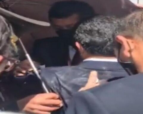 They throw eggs and one hits President Pedro Castillo in Tacna (VIDEO)