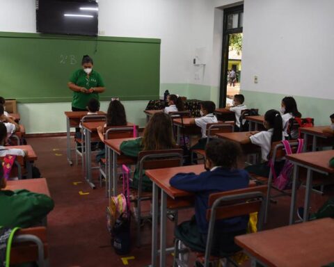 They will award S/ 10,000 to educational institutions for their good practices, how to participate?