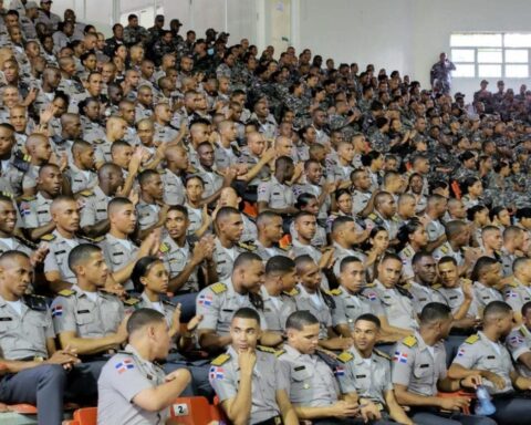 Agents in the act headed today by President Abinader at the Olympic Center to launch the educational reform of the Police,