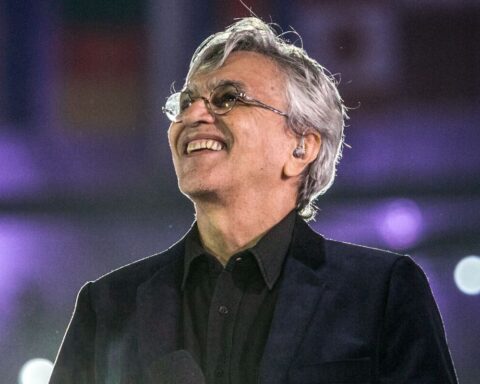 Today is the day: Caetano Veloso turns 80;  listen and watch the artist