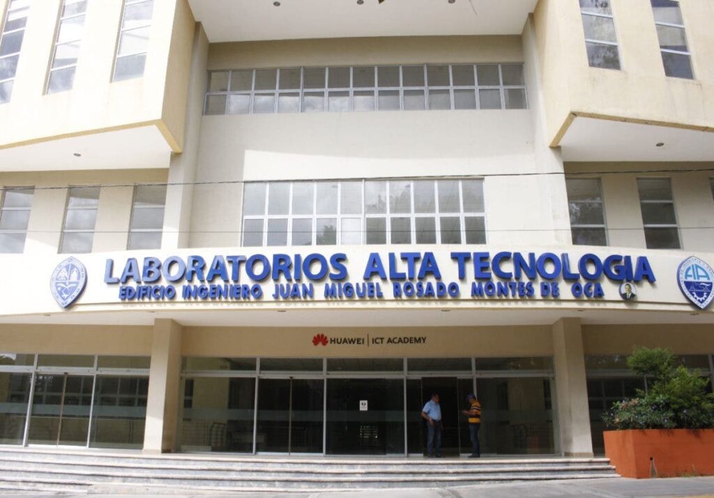 Laboratorio UASD sin equipos, ni presupuesto