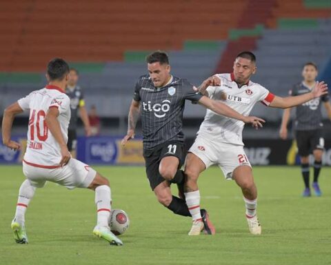 Universitario de Vinto fell to Aurora 0-3 and still hasn't won in the tournament