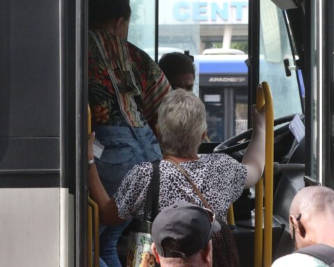 Urban buses lost 10.8 million passengers in 2021