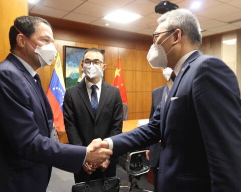 Venezuela and China evaluate cooperation in the fight against covid-19