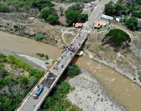 Venezuela recognizes that there is no 'exact date' to open the border with Colombia