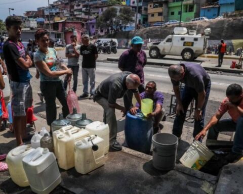 Venezuela, Agua venezolanos servicios básicos
