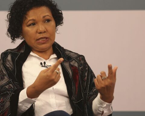 Vera defends the end of the media monopoly and the strengthening of communication