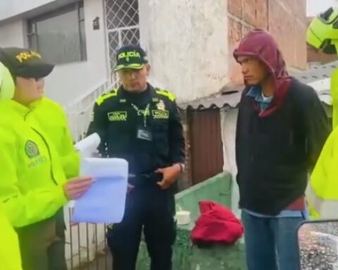 [Video] They capture a subject accused of assaulting a police officer in Chía