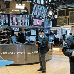 Wall Street closes mixed due to indecision on peak inflation and Fed rates