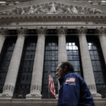 Wall Street rises on expectations of a more flexible Fed