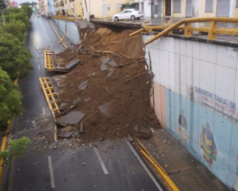 Wall collapses and several houses affected in different locations by rains