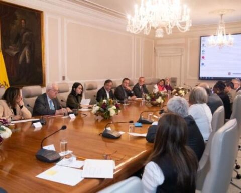 What are sumptuary expenses and why Petro ordered them to cut