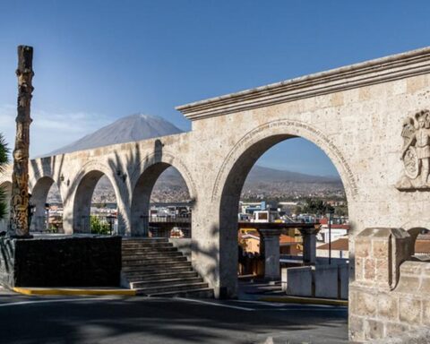 Why is Arequipa known as the "White City"?