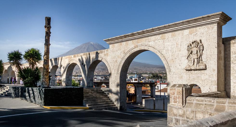 Why is Arequipa known as the "White City"?