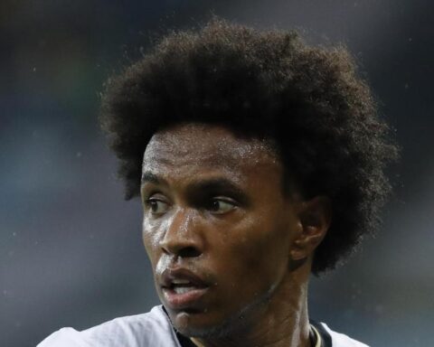 Willian leaves Corinthians "because of death threats"