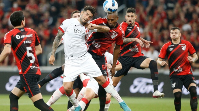 With VAR as an ally, Estudiantes achieved a good draw with Paranaense in Brazil