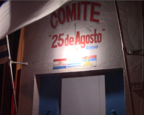 With a large population and without local and departmental leaders, a new Base Committee was opened in Carmelo.  Watch the video.