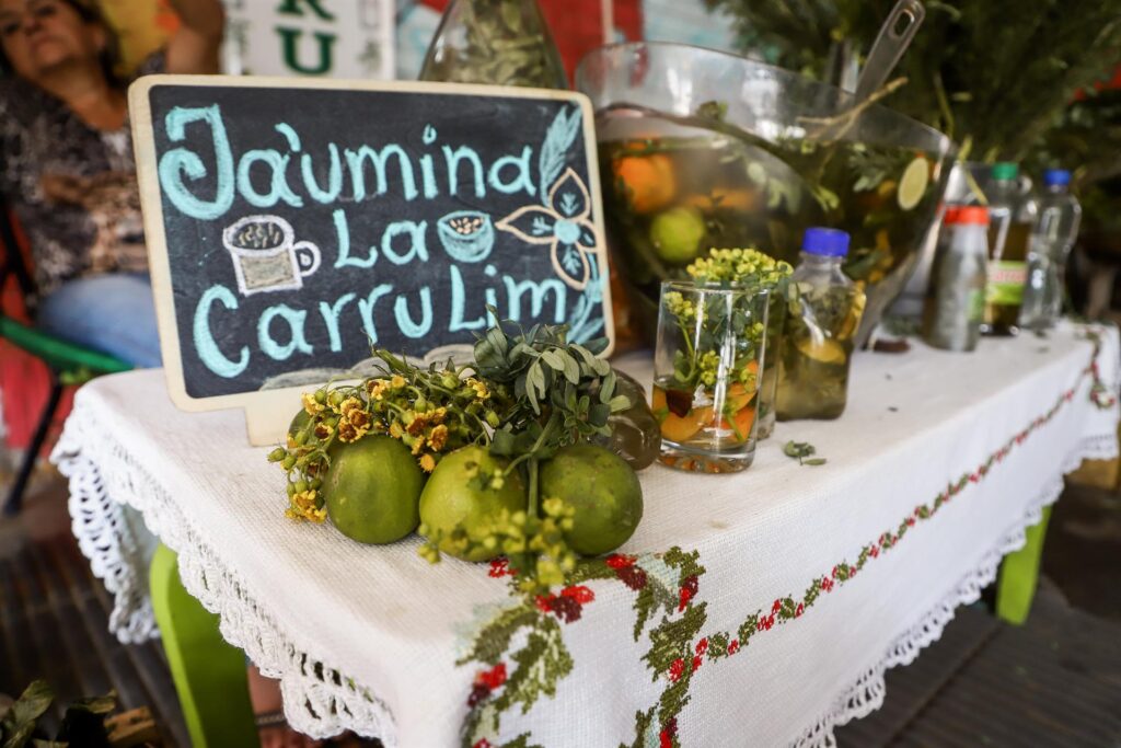 With “carrulim” drinks, Paraguayans receive August and ward off bad luck