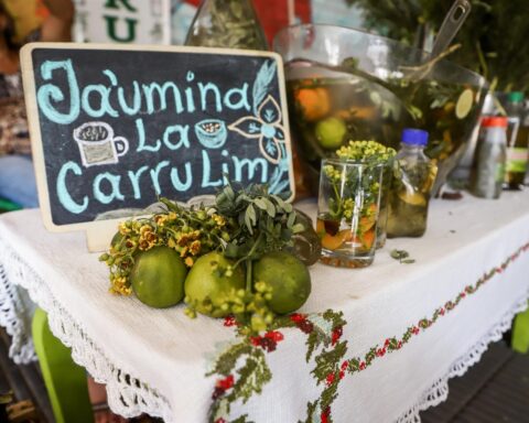 With “carrulim” drinks, Paraguayans receive August and ward off bad luck