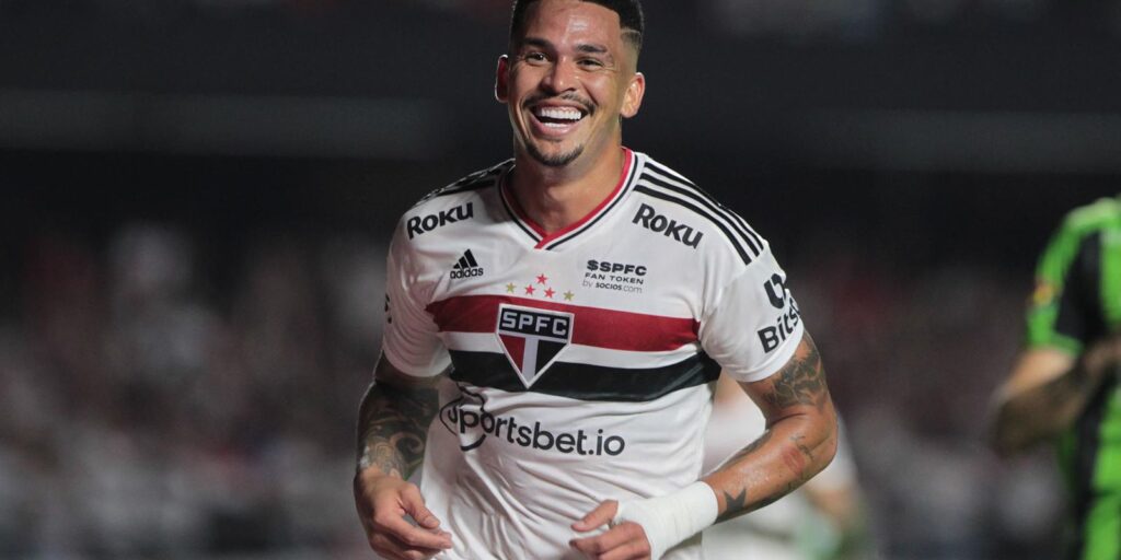 With one less, São Paulo holds América-MG and advances in the Copa do Brasil