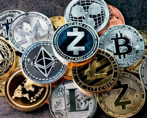 Arrestan mujer acusada de estafar 50 personas con venta de criptomonedas