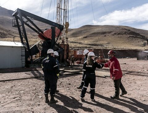 Women represent 18% of employment in the hydrocarbon sector