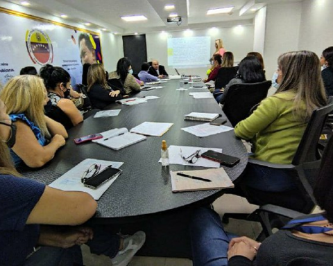 Dictan taller sobre Derecho de las Mujeres a una Vida Libre de Violencia