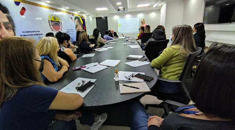 Dictan taller sobre Derecho de las Mujeres a una Vida Libre de Violencia