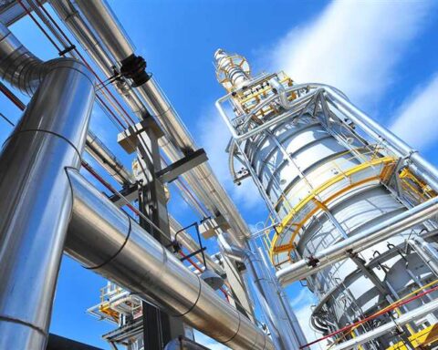 YPFB union leader highlights his militancy in the MAS and highlights the importance of the commissions