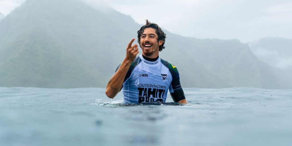 Yago Dora advances straight and sends Ítalo to the repechage in Tahiti