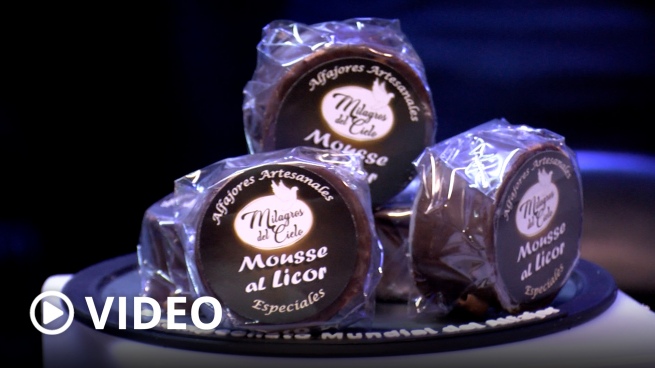 "The best alfajor in the world" It is made of liqueur chocolate mousse and Mar del Plata