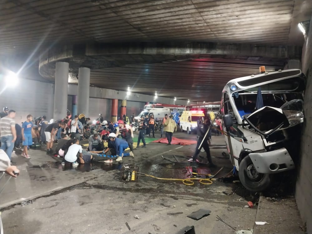 19 injured in a road accident in a tunnel on Bolívar Avenue