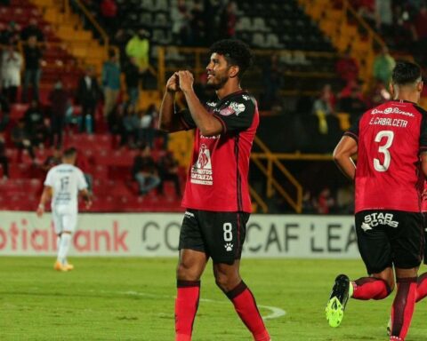 2-0: Alajuelense defeats Alianza and advances to the semifinals