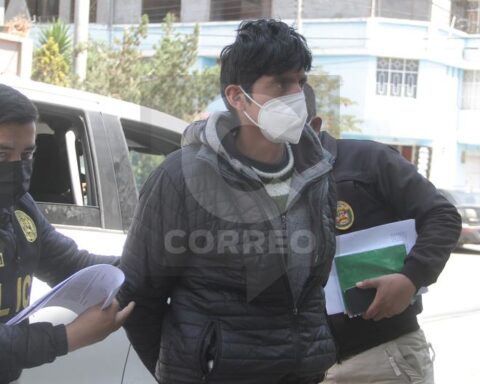 25-year-old man sexually abuses his neighbor, a 5-year-old girl, and then hands her over to her mother