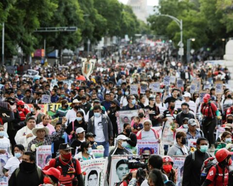 8 years after the disappearance of the 43 from Ayotzinapa, parents claim impunity