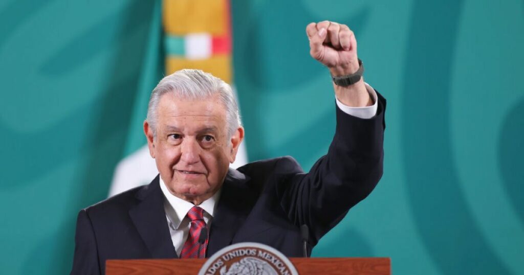 AMLO rules out economic crisis at the end of his government