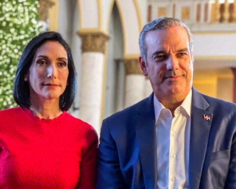 Abinader y primera dama lamentan la muerte de Isabel II