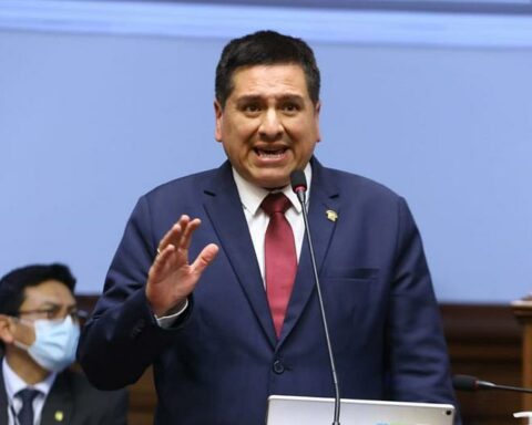 Acción Popular presented Luis Aragón as the third candidate for the presidency of Congress