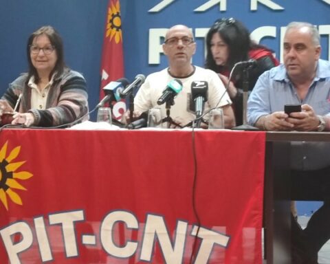 According to the PIT-CNT, there was a massive adherence to the general strike: for the government, there is no way to establish how many people joined