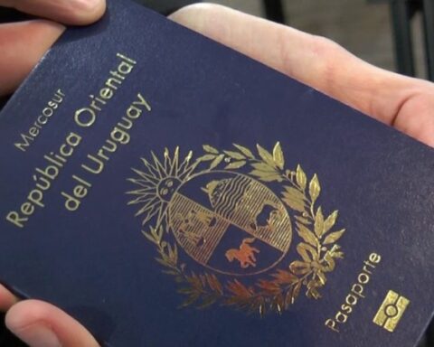 After the Marset case, the government published a new decree with guidelines for obtaining a passport abroad