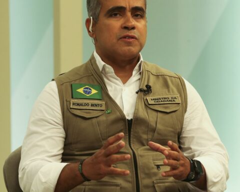 Aid Brazil: banks cannot charge fees, says minister