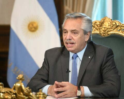 Alberto Fernández spoke before PAHO about the importance of "investing in public health"