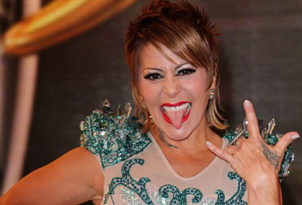 Alejandra Guzmán fell during a concert and was evacuated by ambulance