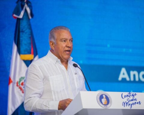 Andrés Bautista asegura PRM trabaja para que el PLD y FP no regresen al Gobierno